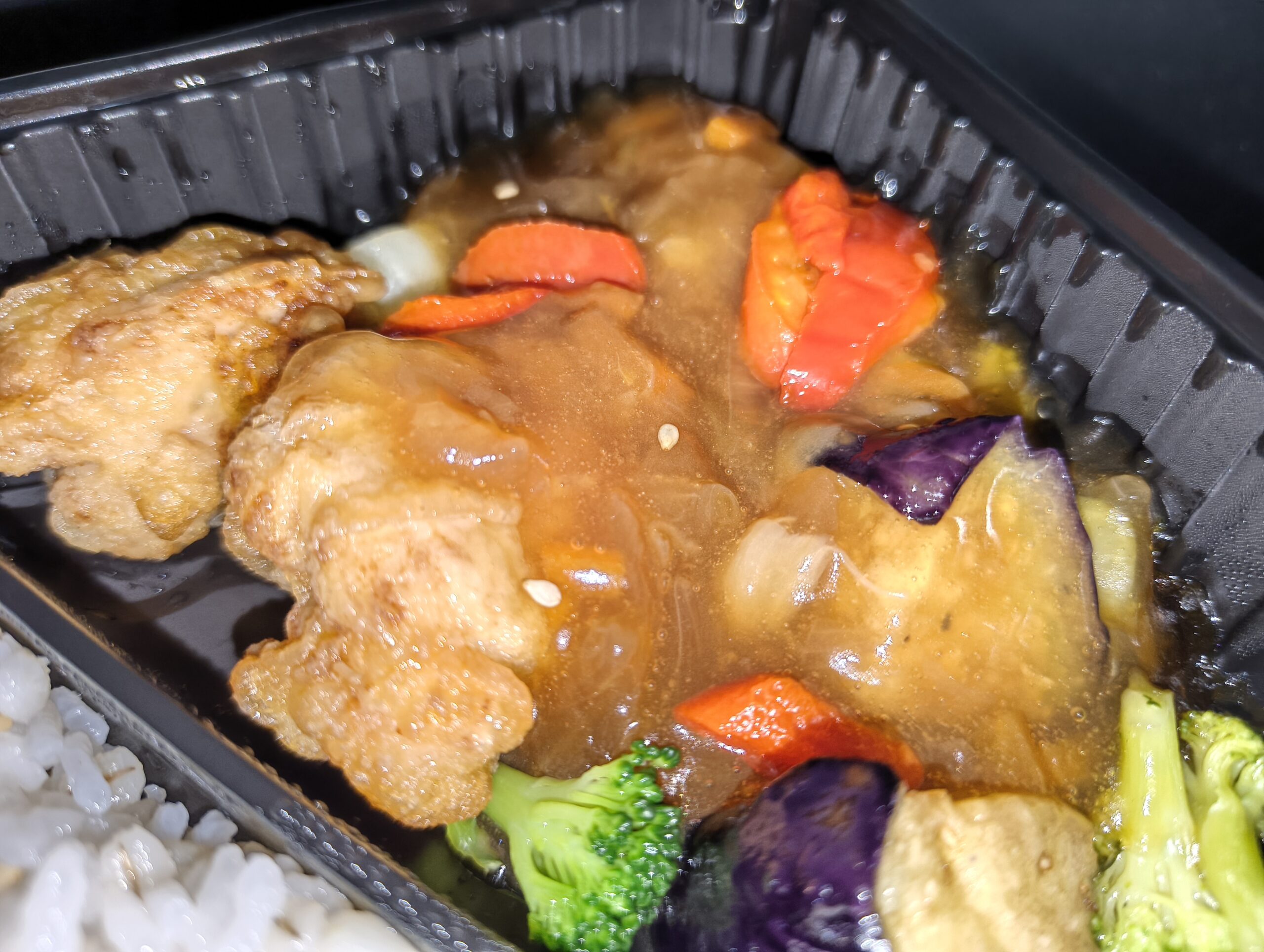 から揚げと黒酢あんかけのアップ